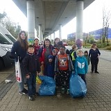 Wiki - Kinder sammeln Müll